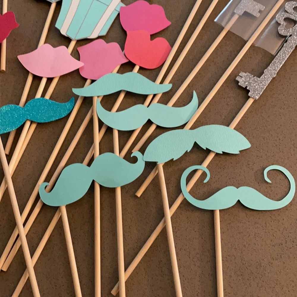 Photo Booth Props - Picture 14 of 16